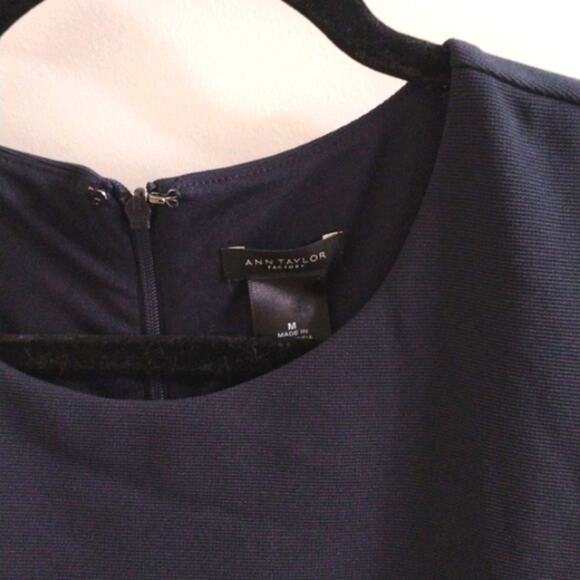 Ann Taylor Factory Top Size M Navy Blue Chic Career Sleeveless Preppy Workwear - Picture 5 of 5